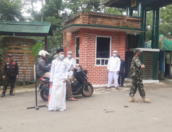 Pengelola Wisata GSE Sambut Pengunjung Kenakan Seragam Budaya Khas Sunda
