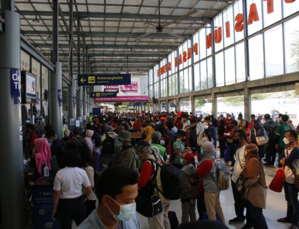 Memasuki Arus Balik, Okupansi Pemudik di Stasiun Gambir Masih 90 Persen