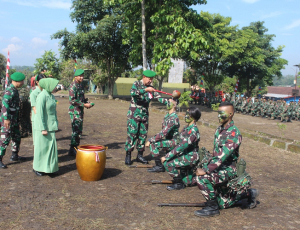 417 Prajurit Baru Bekang TNI AD Gelar Tradisi Korps Pembaretan Sebelum Ditugaskan ke Penjuru Nusantara