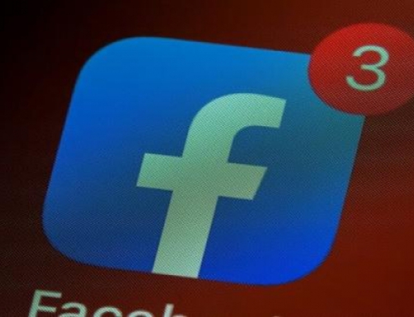 Gawat! Hacker Retas Jutaan Akun Facebook Messenger