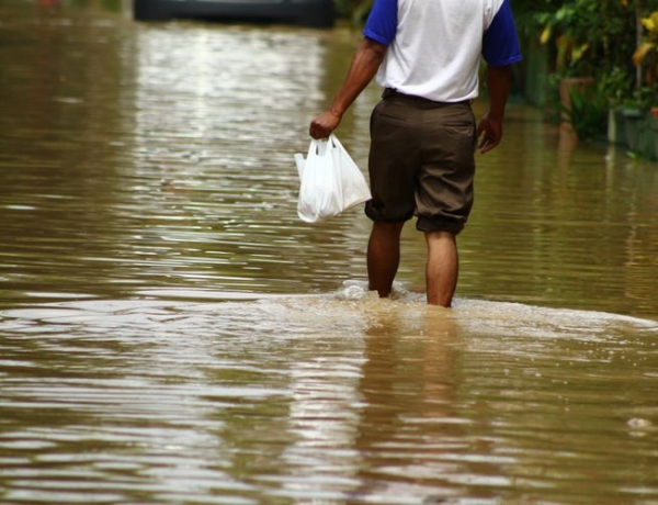 Sumbar Dilanda Banjir dan Longsor, 1 Orang Hilang Tertimbun