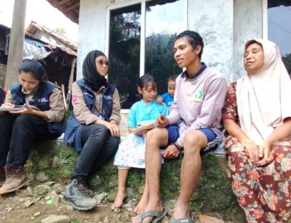 JQR Salurkan Bantuan Korban Longsor ke Daerah Sulit Terjangkau di Bogor