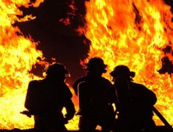 Belasan Kios di Terminal Bekasi Ludes Terbakar, 3 Orang Luka