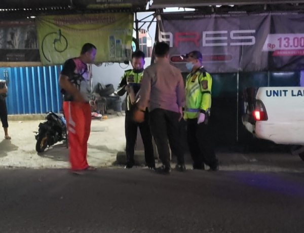 Gagal Nyalip, Sepeda Motor Terlindas Truk Tronton di Citeureup Bogor