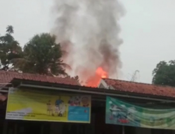 Diduga Konsleting Listrik, Gudang Obat di Cikalong Terbakar Kerugian Ditaksir 1,5 Miliar