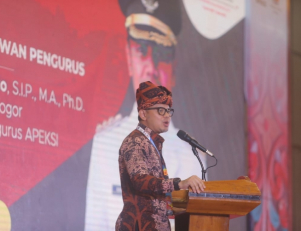 Wali Kota Bogor Gandeng Para Kadis hingga Camat 'Plesiran' ke Padang