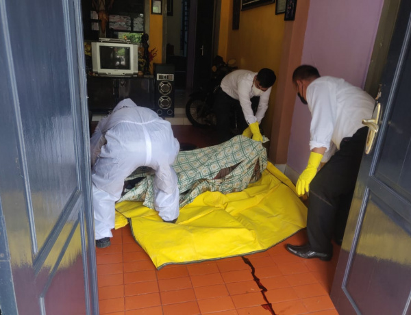 Mengejutkan, Pria Paruh Baya Ditemukan Tewas di Kediamannya