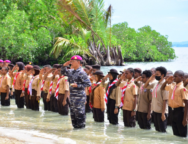 Kemah Bakti Merah Putih Pasmar 3 Semarakan HUT ke 77 RI di Pulau Yerusel