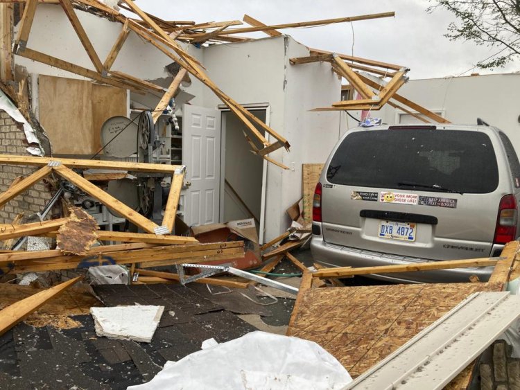 Michigan Luluh Lantah Diterjang Tornado, Puluhan Warga Terluka