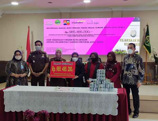 Kejari Kota Bogor Kembalikan Rp985 Juta Uang Korupsi Dana BOS ke Negara