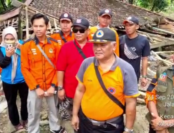 Akibat  Diterjang Banjir, Empat Rumah Warga Rusak dan Tiga Jembatan Gantung Rusak Berat