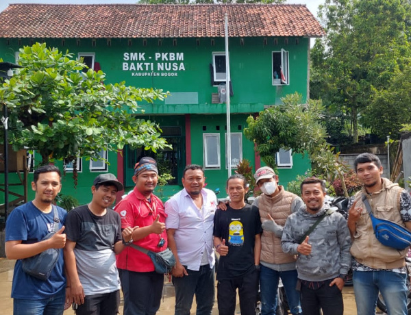 Bareng PKBM Bakti Nusa Jurnalis Satu Buka Sekolah Gratis Bagi Masyarakat 