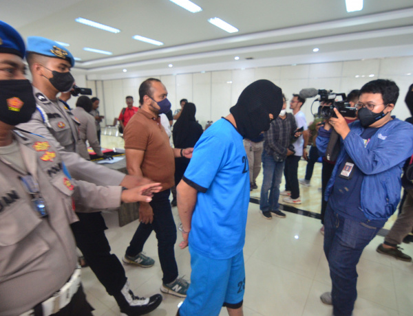 Karena Cemburu, Pria 40 Tahun di Sukaraja Siram Air Keras ke Mantan Istri