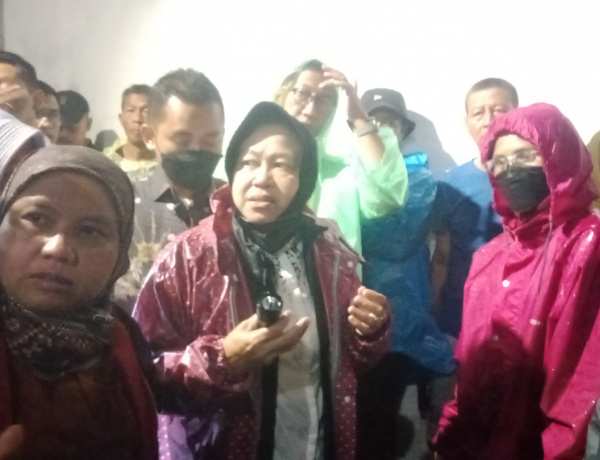 Mensos Kunjungi Korban Longsor di Kebon Kelapa, Ini yang Dilakukan