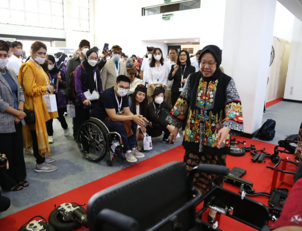 Mensos Risma Tunjukan Inovasi Penyandang Disabilitas dari Cibinong ke Negara Tergabung di UNESCAP 