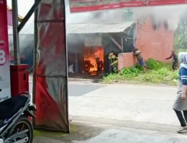 Bengkel di Cianjur Kebakaran, 5 Motor Hangus