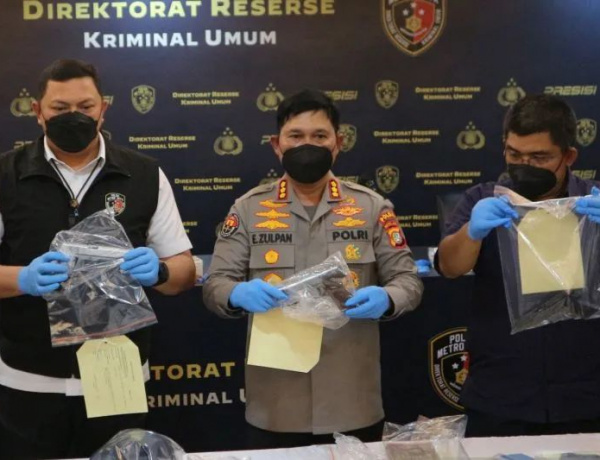Polisi Temukan Senjata Lain di Rumah Siti Elina