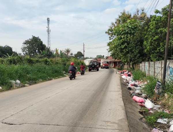 Sampah Liar di Ruas Jalan, KNPI Kecamatan Kemang Minta DLH Evaluasi UPT