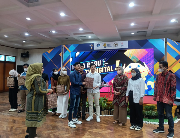 Jelang ASO, Kemenkominfo Gencar Bagikan STB Gratis Kepada Masyarakat