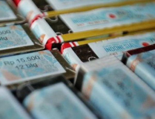 Turunkan Jumlah Perokok Pemula, Jokowi Resmi Melarang Penjualan Rokok Eceran