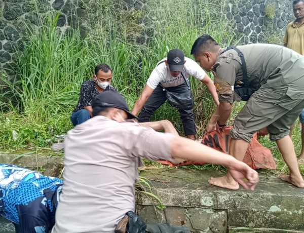 Seorang Penambang Pasir Dikagetkan Sesosok Mayat di Sungai Cianten