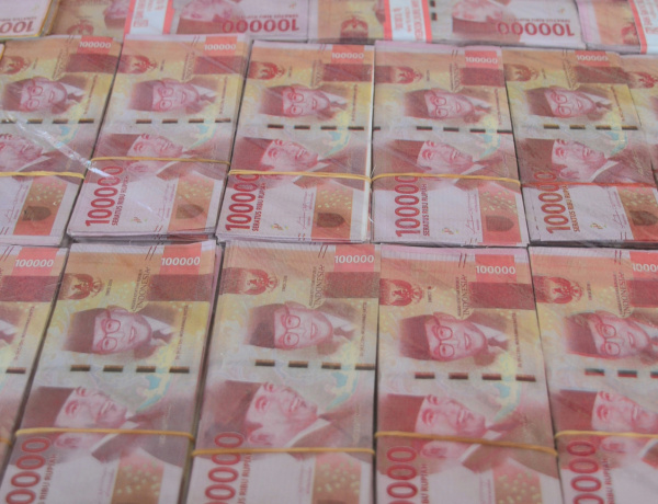 Polisi Bongkar Pabrik Uang Palsu di Bandung, Kakak Beradik Cetak Rp1 Miliar Bermodal 8 Printer
