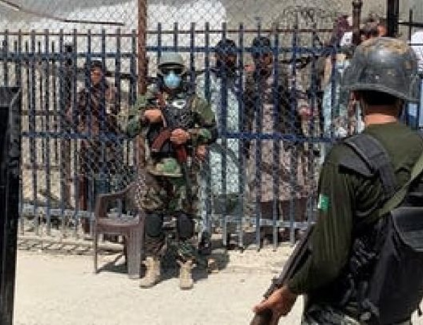 3 Orang Tewas Akibat Bom Bunuh Diri Taliban Pakistan 