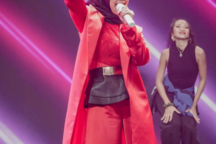 Lagu Ria Ricis Ria Ricis Tunjukkan Bakat Bernyanyi di Ajang YouTube FanFest 10 ...