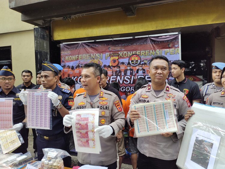 Polisi Ringkus Jaringan Pengedar Uang Palsu di Bogor
