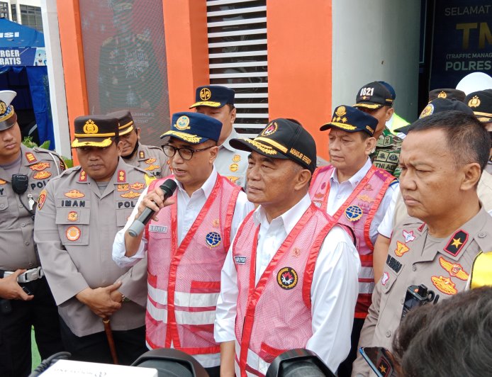 Tinjau Pos Gadog, Menko PMK: Tahun Ini Volume Kendaraan di Puncak Meningkat 25 Persen