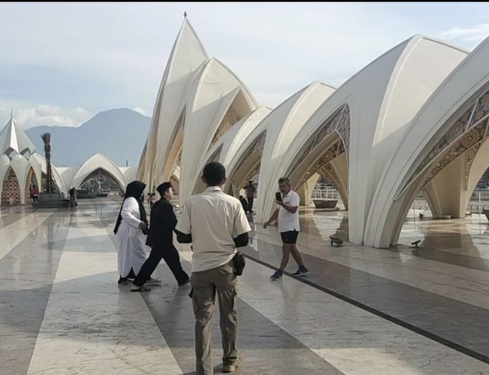 Masjid Raya Al Jabbar Bandung Ditutup Selama 2 Pekan