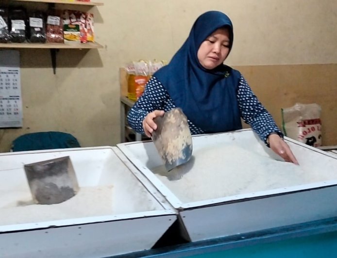 Pemkot Bandung Gelontorkan 500 Ton Beras Medium dari Bulog Untuk Menstabilkan Harga Beras 