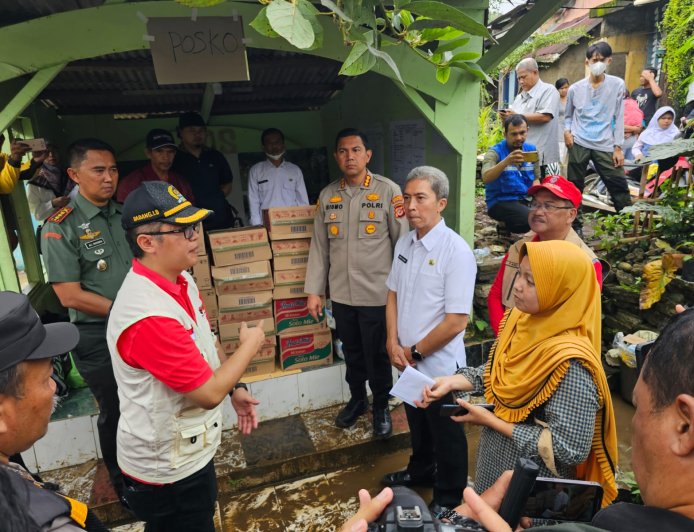 Wakil Ketua dan Anggota DPRD Kota Bogor Datangi Lokasi Longsor di Empang