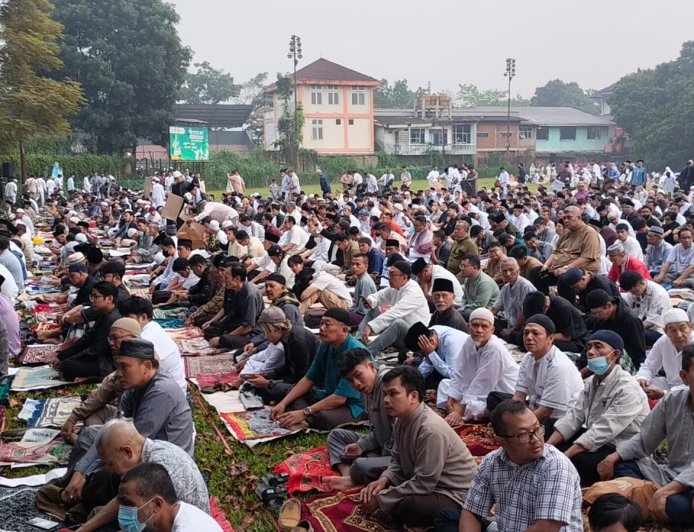 Ribuan Jamaah Muhammadiyah di Bandung Salat Idul Fitri di Lapangan Lodaya