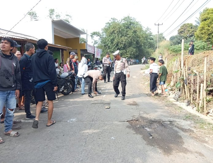 Kecelakaan Truk di Tenjolaya Tewaskan Ibu yang Sedang Jemur Pakaian 