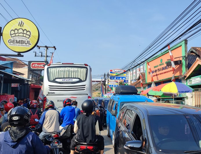Horor Macet di Jalur Alternatif Bogor-Sukabumi, Pengendara Terjebak Hampir 2 Jam
