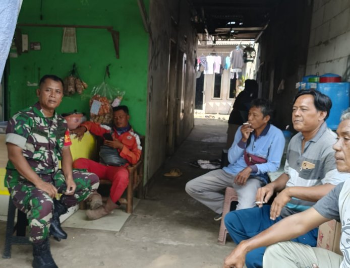 Pererat Hubungan Baik Babinsa Koramil Cileungsi Laksanakan Komsos dengan Warga Binaan