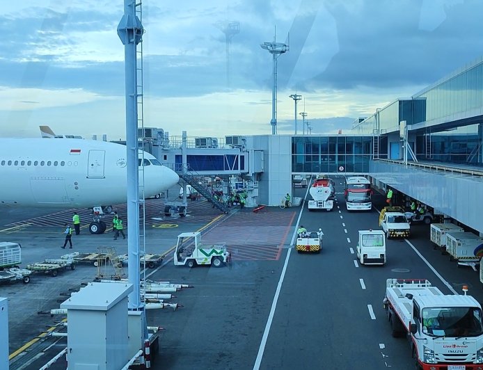 Penumpang Becanda Bawa Bom, Seluruh Bagasi Pesawat Super Air Jet Diperiksa
