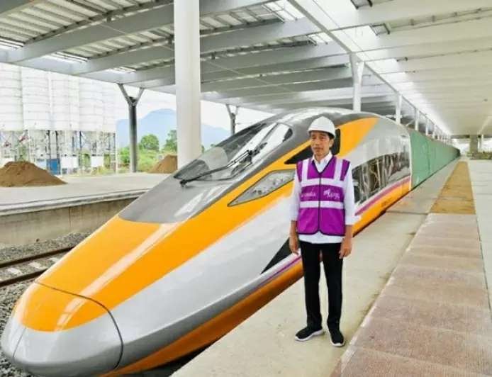 Kereta Cepat Jakarta-Surabaya Keluar dari PSN, KPPIP: Butuh Biaya yang Besar