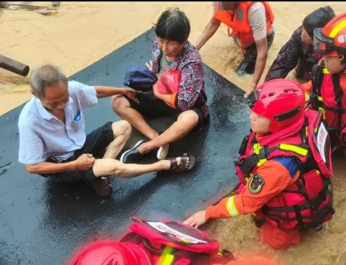 Hujan Lebat Melanda Wilayah Utara China