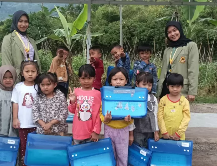 KKN-T di Desa Batulayang Cisarua, Mahasiswa Fisipkom Unida Kembangkan SATU LITER BERAS TALAS