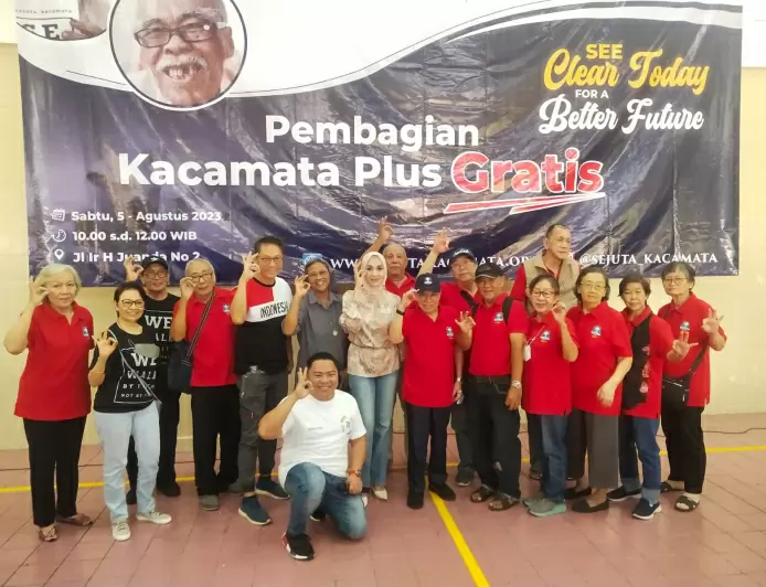 HUT Regina Pacis ke-75, Ratusan Warga Terima Kacamata Gratis