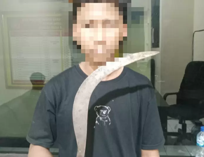 Bocengan Tak Pakai Helm, Juru Parkir di Bogor Malah Bawa Cerulit