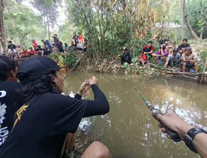 Mancing di Alam Terbuka Jadi Cara Warga Cibanteng Ciampea Semarakkan Hari Kemerdekaan