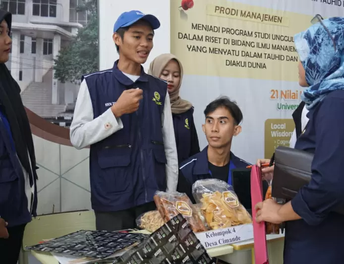 Fisipkom Unida Tampilkan Karya dan Inovasi Mahasiswa di Desa Melalui Lokakarya dan Seminar KKN Tematik