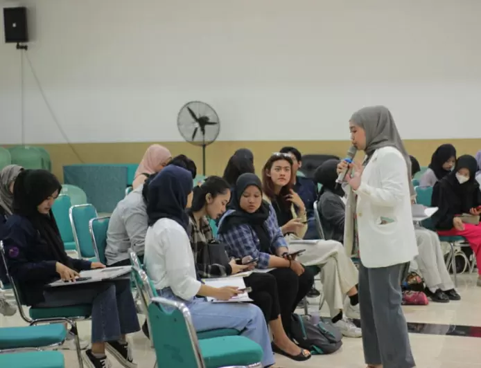 Himakom Unida Ajak Mahasiswa Dalami Ilmu Public Relations dan Jurnalisme di Kaderisasi Fisipkom