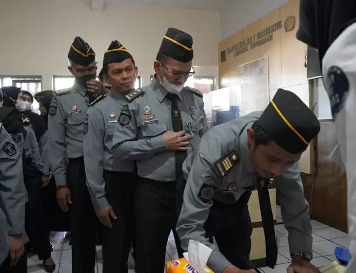 Cegah Penyalahgunaan Narkoba, Bapas Kelas l dan BNN Kota Bandung Gelar Tes Urine 