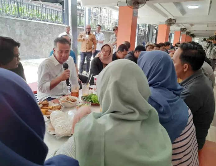 Jadi Penyakit Menahun, Pj Gubernur Jabar Fokus Tangani Sampah di Bandung Raya
