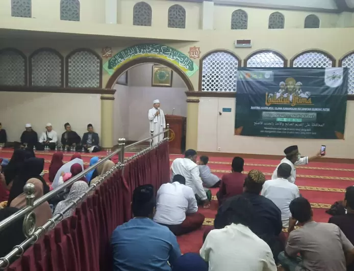 Jamaah Masjid Al-Hikmah Bersama Ranting NU Desa Karanggan Rayakan Maulid Nabi dengan Istighotsah dan Mauliddiba'i