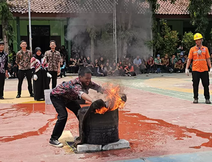 Bangun Budaya Siaga dan Aman di Sekolah, Indocement Gelar Talk Show Tanggap Bencana di SMAN 1 Citeureup